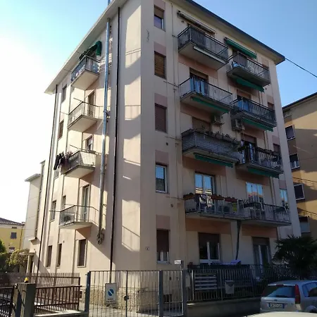 בית הארחה Arno